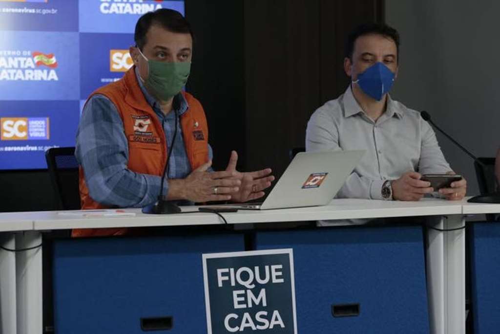 Carlos Moisés e Helton Zeferino, em atualização diária sobre o Covid-19 em SC(Foto: Mauricio Vieira/Secom)