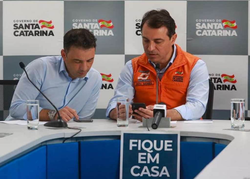 Secretário da Saúde, Helton Zeferino, assinou a portaria, que foi anunciada pelo governador Carlos Moisés da Silva(Foto: Divulgação)