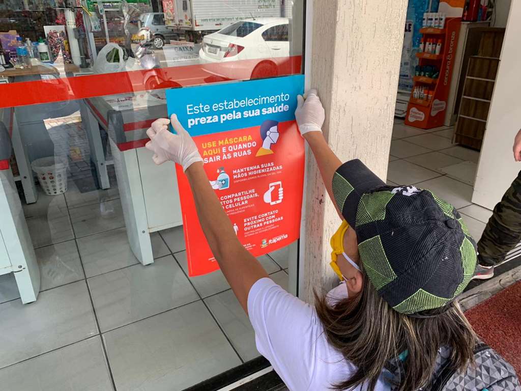 Comerciantes seguem recebendo orientação sobre como evitar contágio de COVID-19