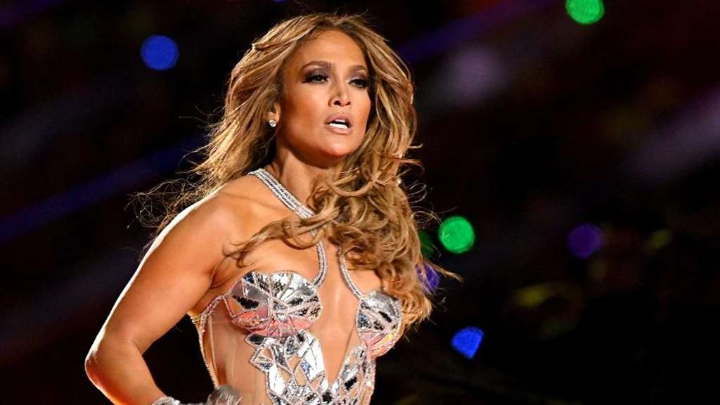 Além de J. Lo, festival internacional tem Bon Jovi e Mariah Carey; No Brasil, duas gerações do rap fazem live Imagem: Kevin Winter/Getty Images/AFP