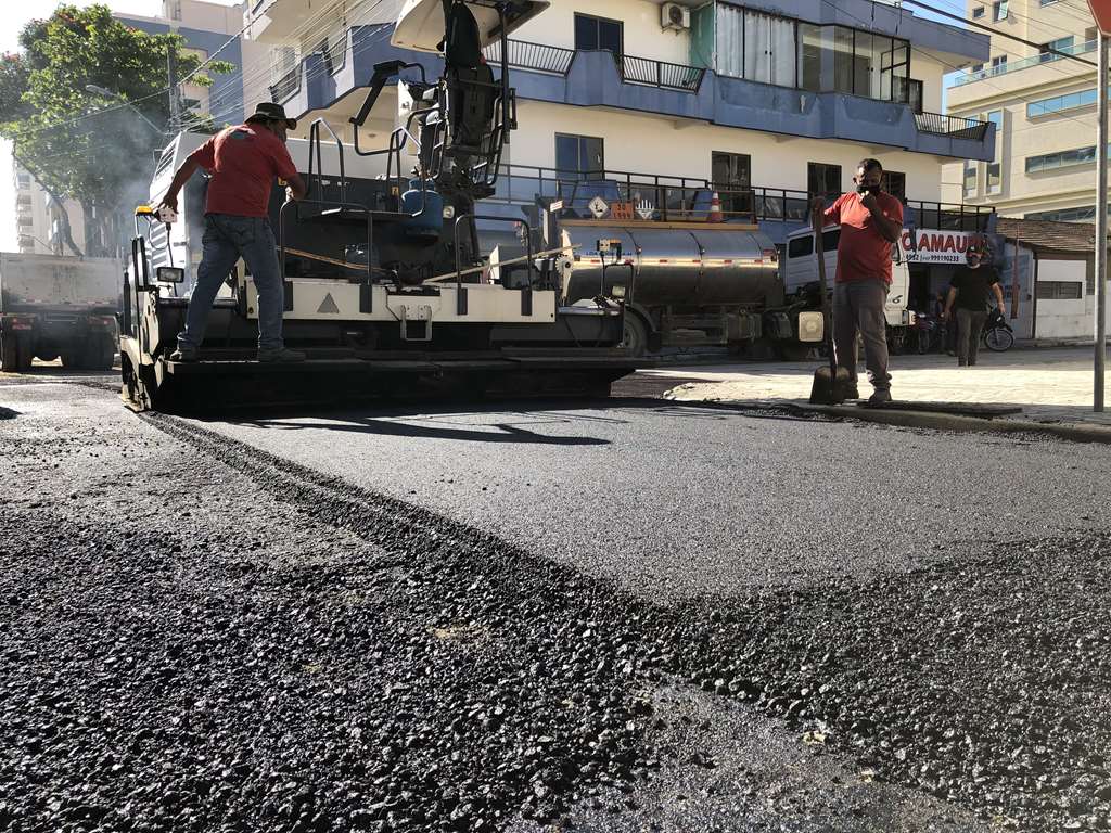Obras realiza reparo em ruas do Bairro Morretes