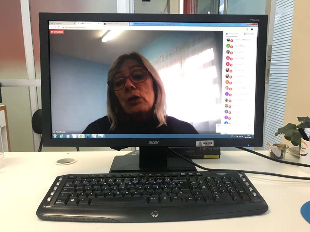 PORTO BELO - Professores de Porto Belo participam de formação online