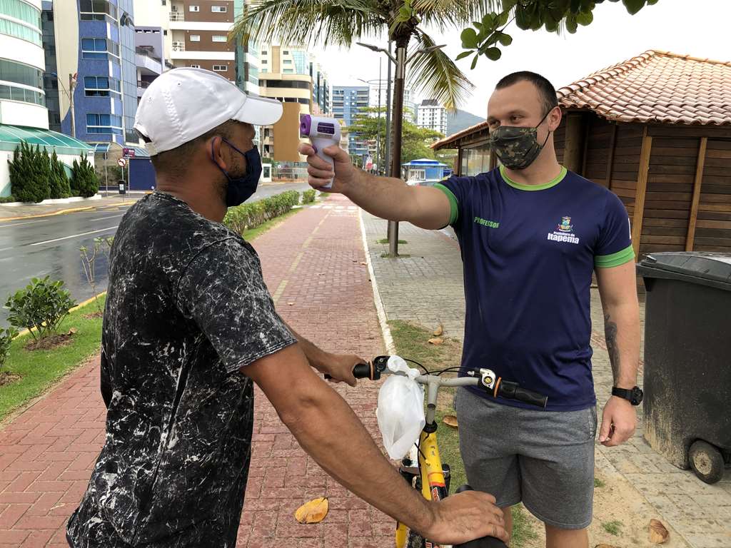 Praias ganham reforço na orientação das medidas de prevenção ao Covid-19