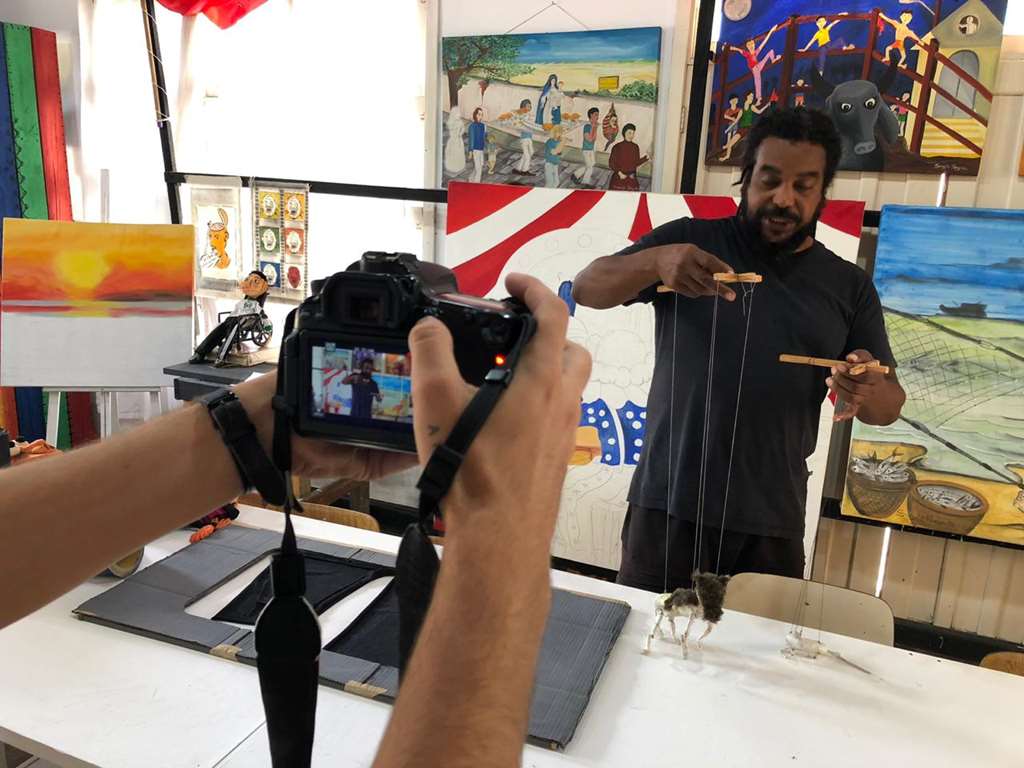 Projetos e oficinas culturais disponibilizam videoaulas aos alunos