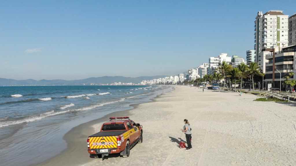 Bombeiros e Agentes Comunitários de Saúde realizam orientação nas praias
