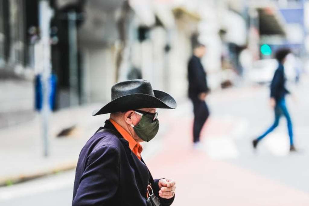 Uso de máscaras é obrigatório para quem circula no Centro de Florianópolis(Foto: Diórgenes Pandini/DC)