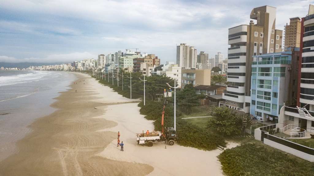 Iluminação pública da orla é revitalizada