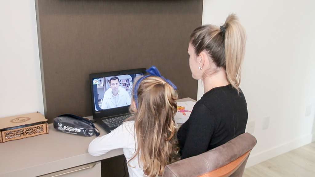 Mais de 7 mil alunos da Rede Municipal de Ensino de Itapema já acessaram o Portal do Estudante