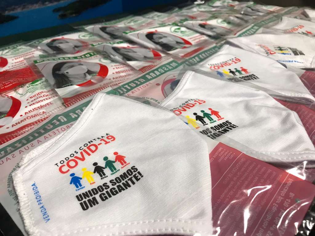 PORTO BELO - Porto Belo recebe máscaras confeccionadas a partir de máscara gigante