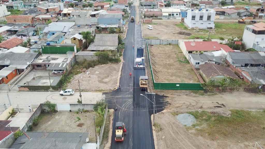 Segundo trecho da Rua 436C ganha pavimentação asfáltica