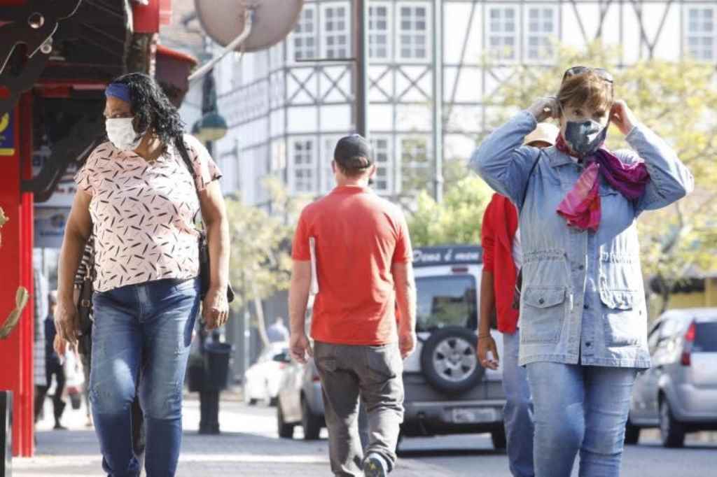 Maior número de óbitos está no Vale do Itajaí e na Grande Florianópolis(Foto: Patrick Rodrigues/Santa)