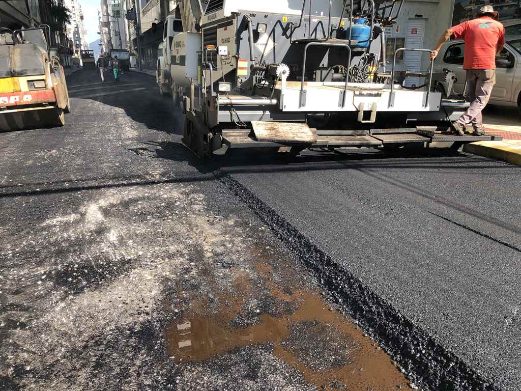 Meia Praia recebe pavimentação asfáltica