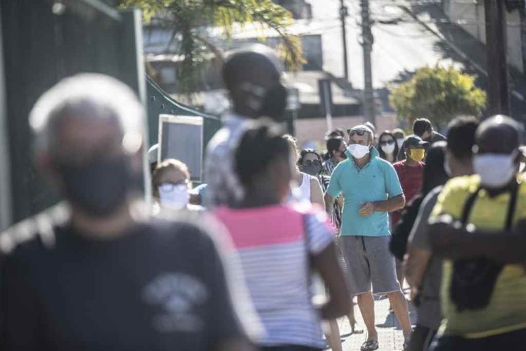 SC teve 2,7 mil novos casos confirmados e mais 32 mortes por coronavírus(Foto: Diórgenes Pandini/DC)