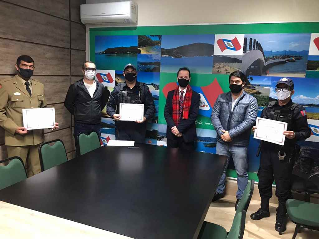 PORTO BELO - Guarda Municipal de Porto Belo recebe moção de agradecimento da ALESC