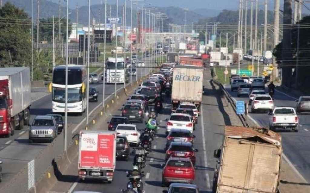 Saiba quais dias e horários devem ter maior movimento nas rodovias de SC (Foto: Luís Carlos Souza/Arquivo DC)