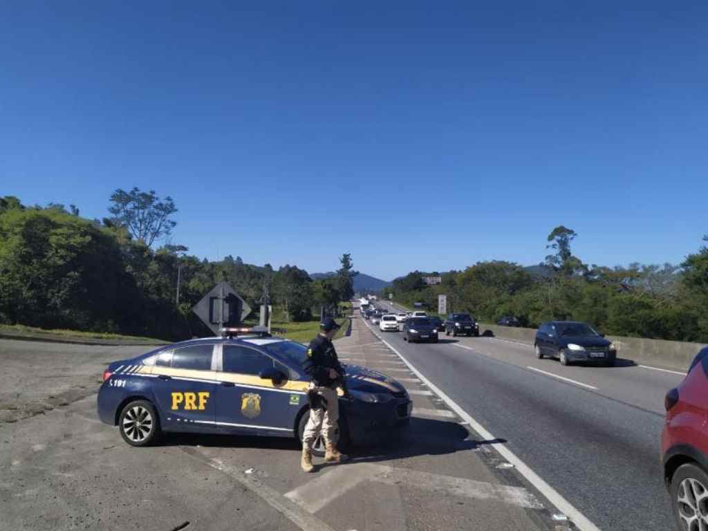 PRF monitora trânsito nas rodovias federais na volta do feriadão de Dia das Crianças(Foto: PRF/Divulgação)