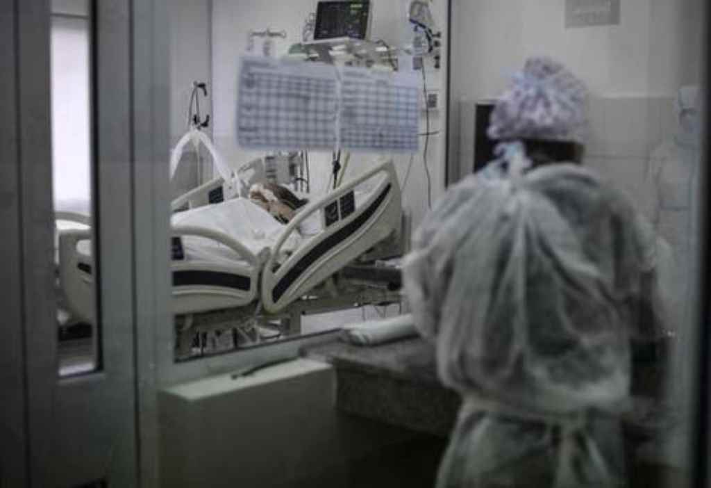 Índice geral de ocupação de UTIs do SUS é de 81,4% nesta terça-feira(Foto: Ronaldo Schemidt/AFP)