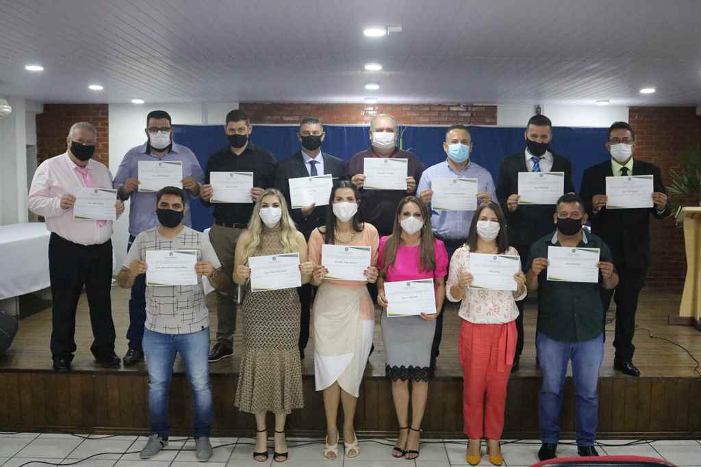 Solenidade reúne eleitos para entrega de certificados de diplomação
