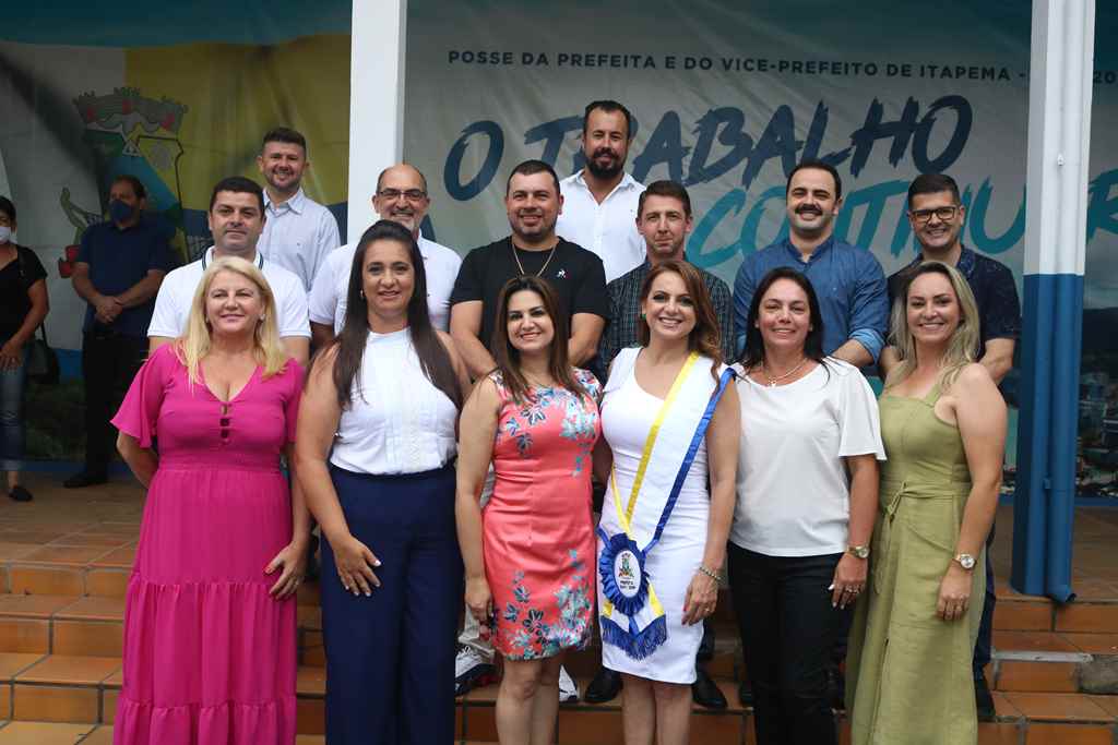 Prefeita Nilza Simas e o vice-prefeito Dr. João Luis Emmel tomam posse em Itapema