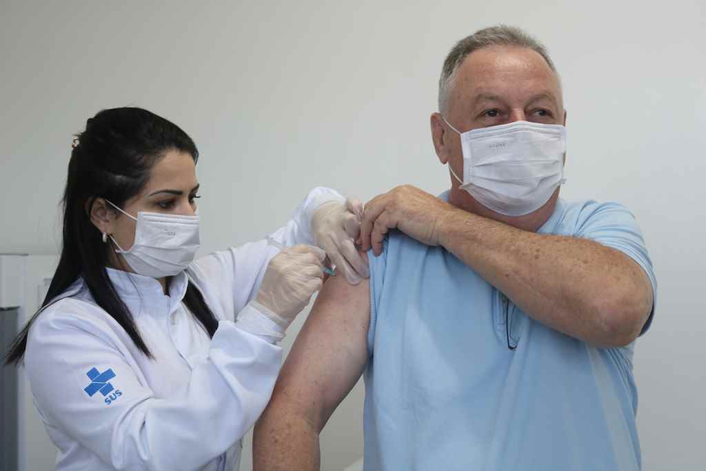 Vacinação contra o coronavírus segue em Itapema