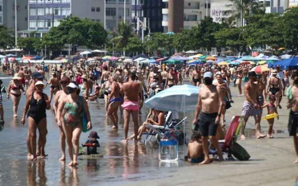 Movimentação nas praias de SC durante o Carnaval (Foto: Luiz Carlos Souza)