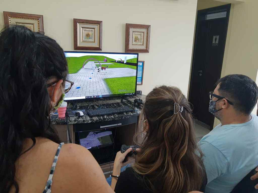 PORTO BELO - Servidores de Porto Belo participam de curso sobre uso de Drones nos serviços ambientais