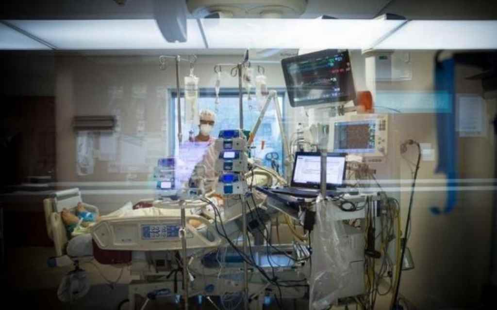 Estado tem apenas 117 leitos de UTI disponíveis neste domingo (Foto: Zanone Fraissat/Folhapress)