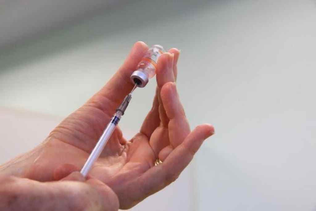 Segunda dose da CoronaVac deve ser tomada entre duas e quatro semanas após a primeira(Foto: Carlos Junior, Especial)