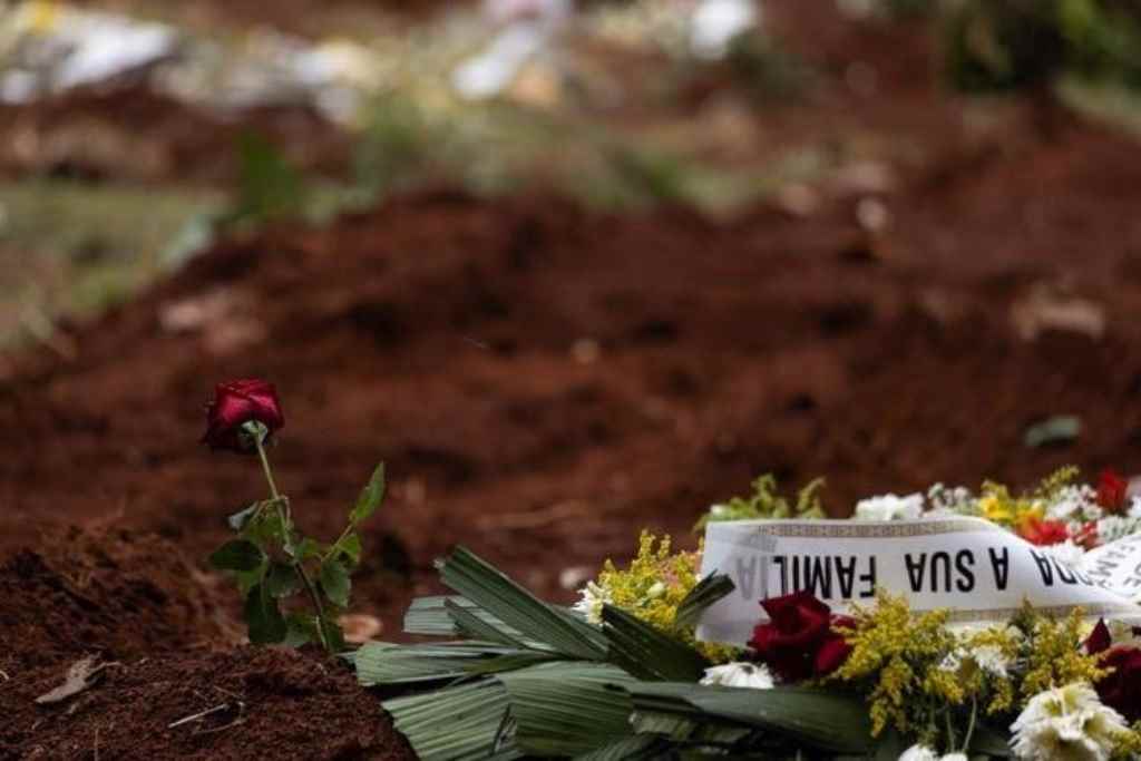 Do domingo anterior, 21 de fevereiro, ao último sábado, 27/2, ocorreram em Santa Catarina 398 óbitos por covid-19, uma média de um óbito a cada 25 minutos(Foto: Isabela Naiara/Photo Press/Folhapress)