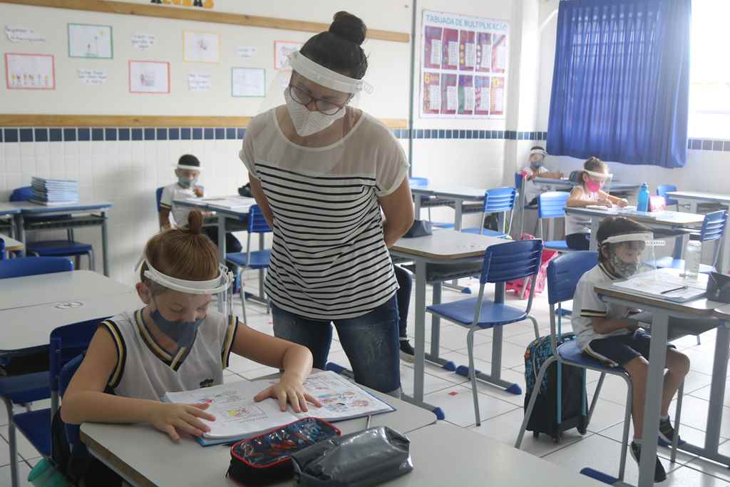 Aulas da Rede Municipal de Ensino retornaram nesta segunda-feira (29/03)