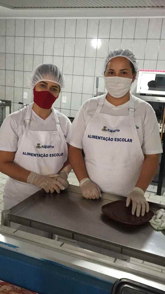 Educação disponibiliza novos uniformes e EPIs para merendeiras e auxiliares de apoio