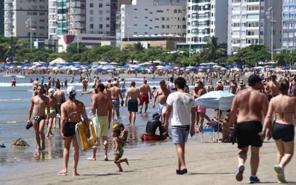 Estado teve movimentação nas praias no Carnaval, dias antes do colapso total (Foto: Luiz Carlos Souza)