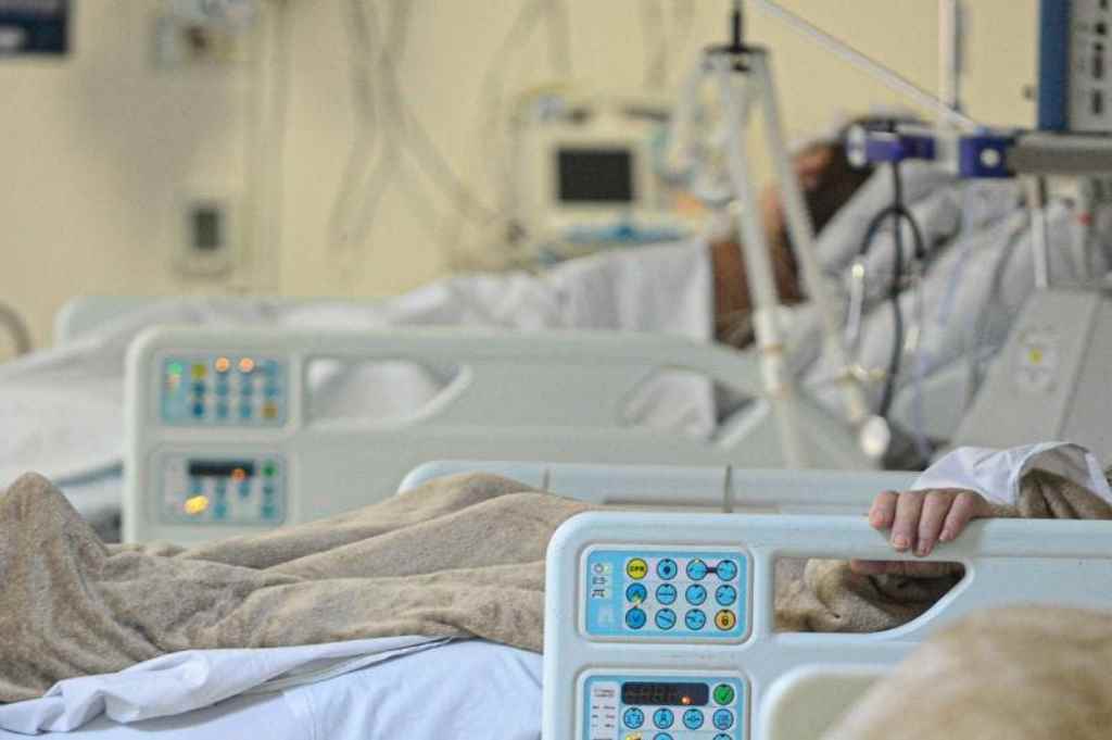 Hospital Florianópolis é um dos que atendem pelo SUS que estão com as UTIs adulto lotadas(Foto: Eduardo Valente / iShoot / Folhapress)