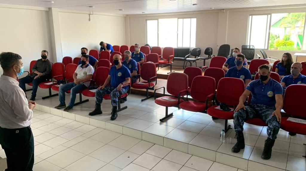 Agentes do Detrami recebem curso de capacitação sobre as alterações no CTB