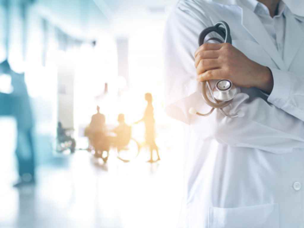 Saúde abre chamada pública para contratação temporária de médicos