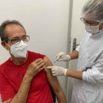 Saúde inicia vacinação de idosos a partir de 66 anos