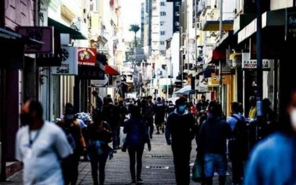 Casos ativos aumentam em SC (Foto: Tiago Ghizoni/Arquivo DC)