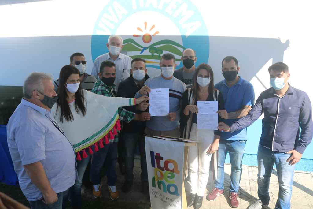 Prefeita Nilza Simas assina ordem de serviço para construção de Centro Esportivo no Bairro Morretes