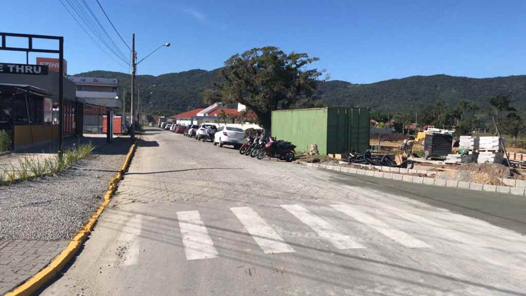 PORTO BELO - Rua de acesso ao Fórum de Porto Belo passa a ser sentido único