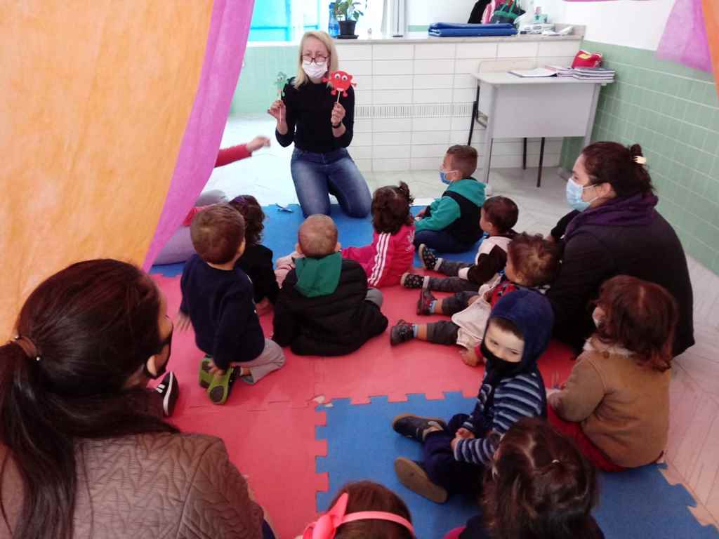 PORTO BELO - Escola de Porto Belo promove “Hora do Conto” para incentivo à leitura