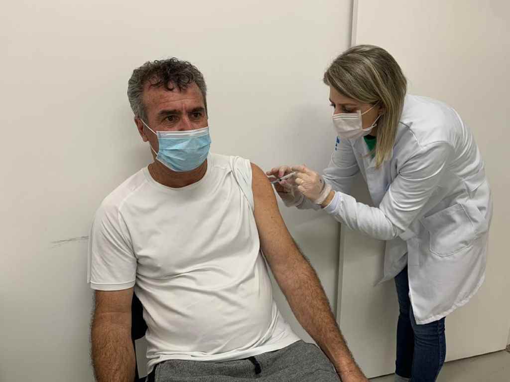 Itapema iniciou a vacinação contra o coronavírus em pessoas a partir dos 50 anos