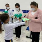 Alunos do 1° ano da Escola Luiz Francisco Vieira recebem apresentação sobre higiene pessoal