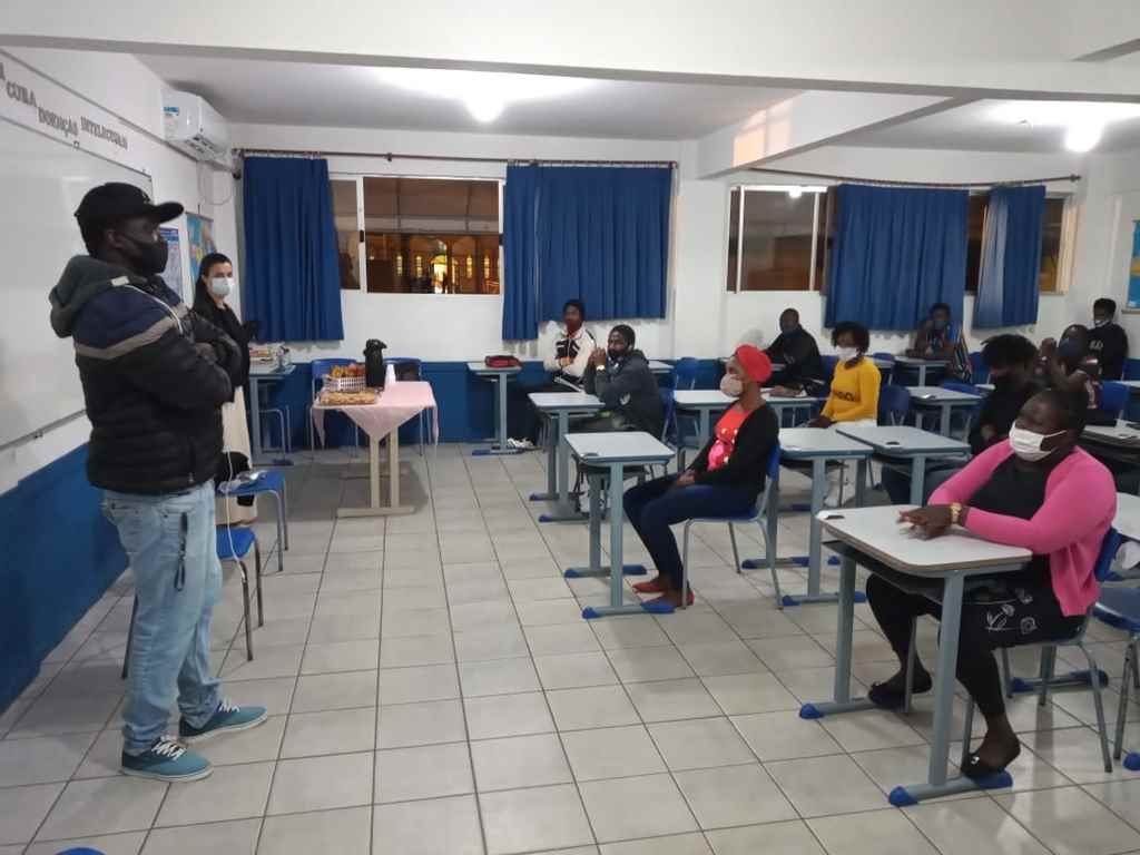 Educação retoma curso de Língua Portuguesa para haitianos