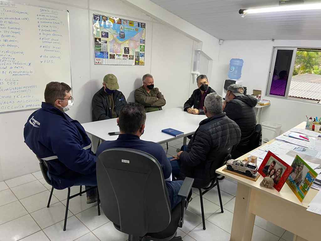 Segurança Pública orienta representantes de empresas de caminhões