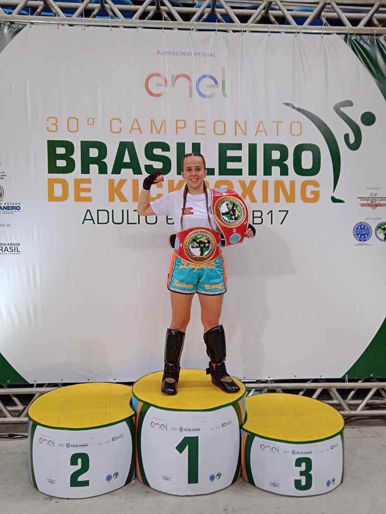 Atletas de Itapema participam de Campeonato de Kickboxing no Rio de Janeiro