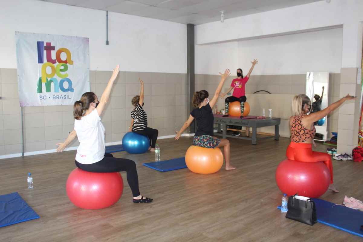 Aulas de Pilates promovem qualidade de vida em Itapema