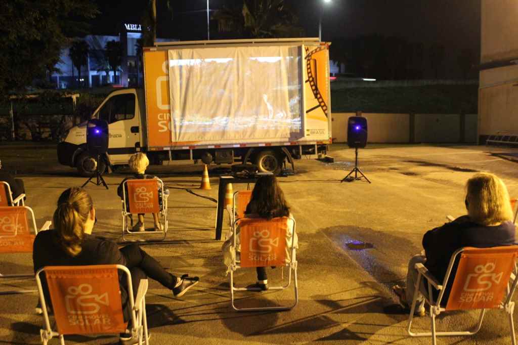 Itapema recebe Projeto Cinemóvel Solar