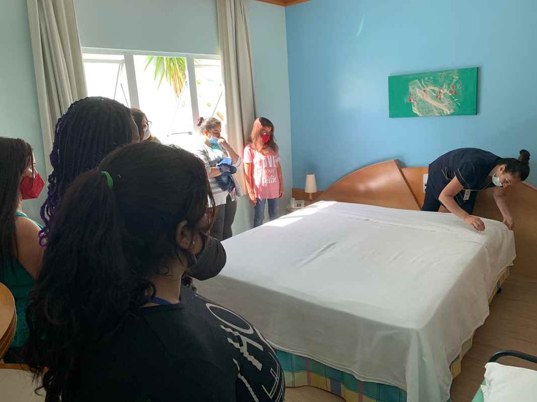 Programa Itapema de Oportunidades oferece workshop de camareira