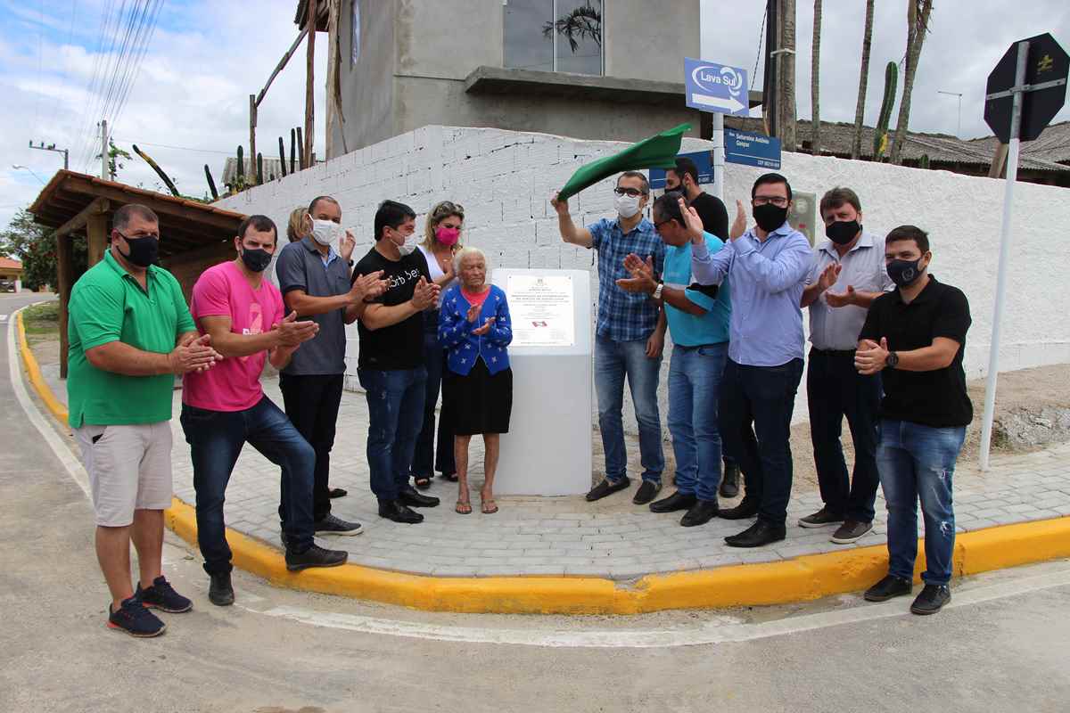 PORTO BELO - Asfalto chega no interior de Porto Belo