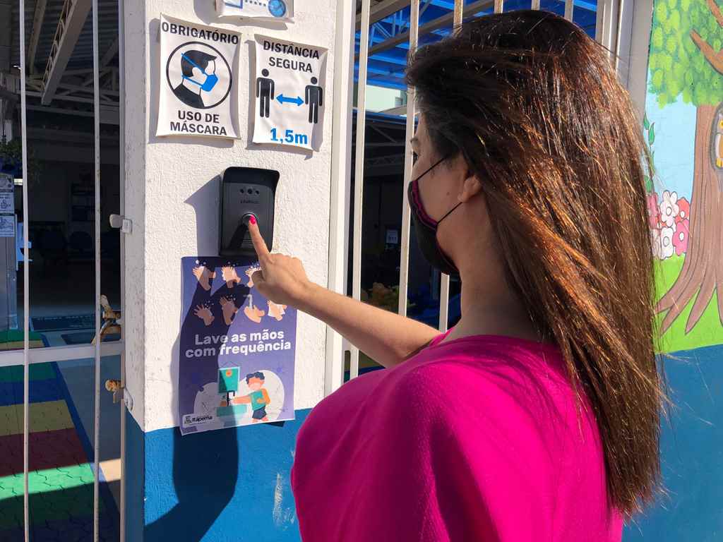Escolas da Rede Municipal de Ensino de Itapema ganham porteiro digital